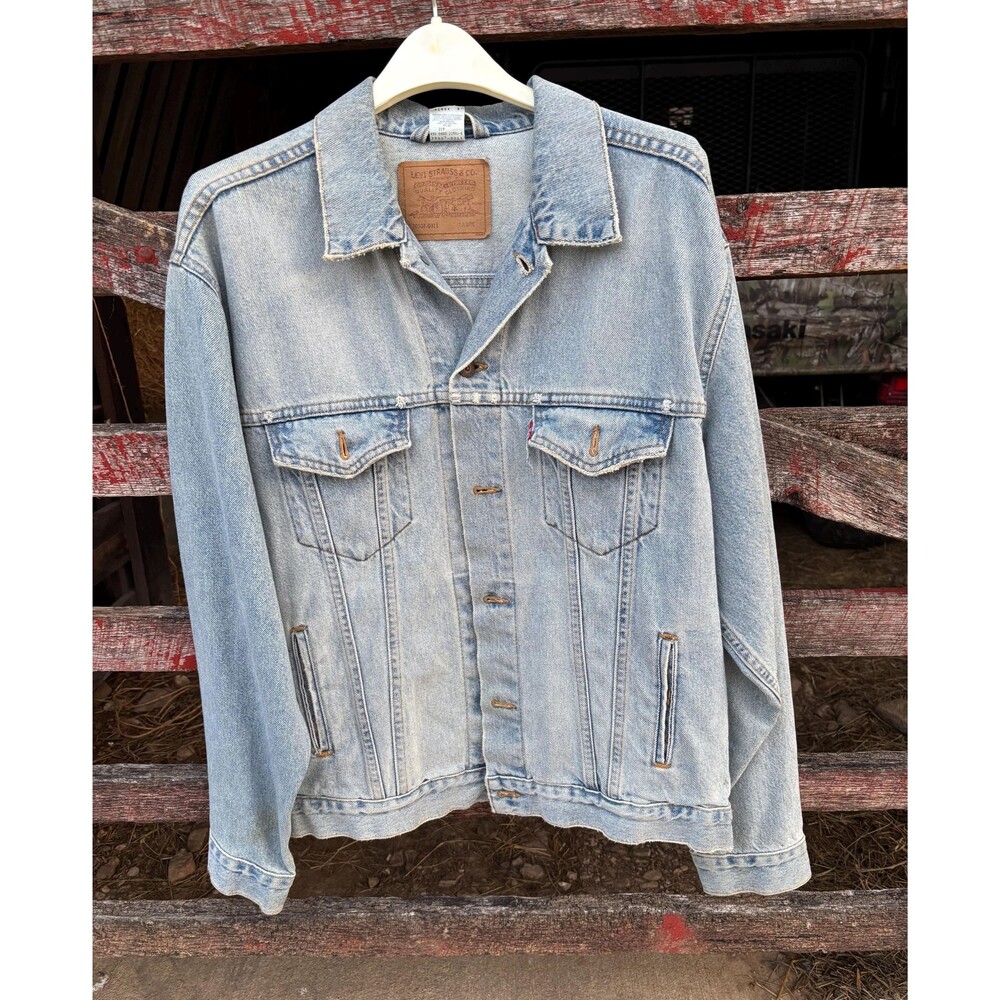 VTG Levi's 70507-0311 Men's Trucker Denim Jacket Size Large Distressed & Faded